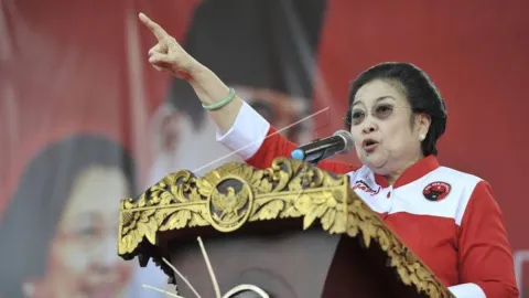 5 Ketua Umum Partai Politik dengan Masa Jabatan Terlama di Indonesia, Ada yang Memimpin hingga 27 Tahun!