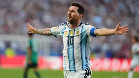 Cetak Hattrick di Laga Perdana, Messi Buktikan Dirinya Masih Layak Bersanding di Piala Dunia 2026