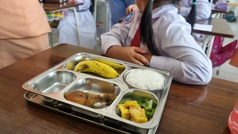 Dinilai Keliru Jika Diminta Setop, Bakom RI Bongkar Alasan Kuat Program MBG Harus Tetap Jalan!