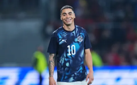 Miguel Almirón Jadi Pemain Pertama yang Dikartu Merah di Piala Dunia 2026 karena Aturan Baru FIFA