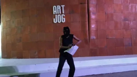 Pelaku Seni Artjog Dihentikan Paksa! Videonya Viral hingga Tuai Kritik Netizen