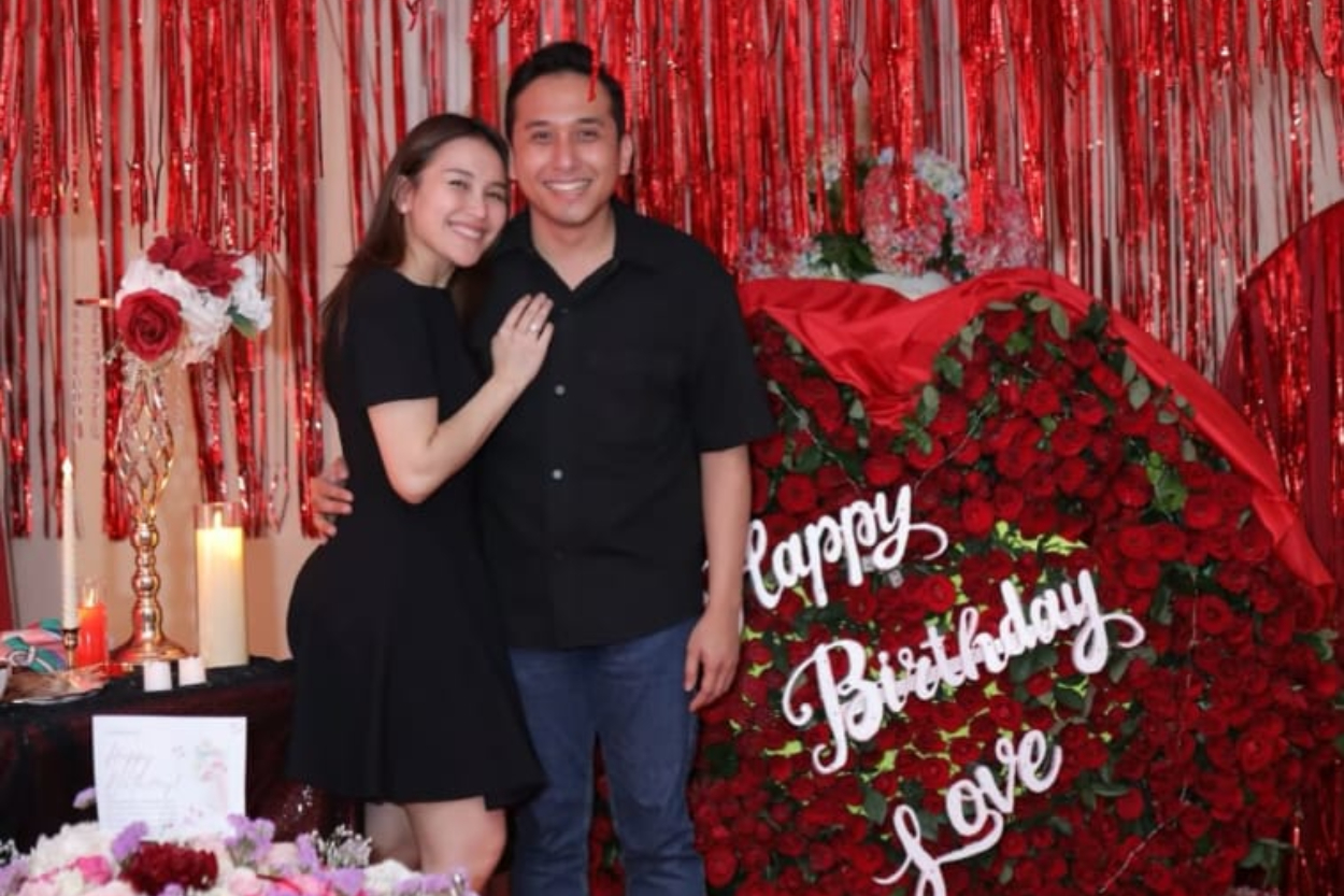 Resmi Go Public! Ayu Ting Ting Dapat Kejutan dan Ucapan Ulang Tahun Romantis dari Kevin Gusnadi