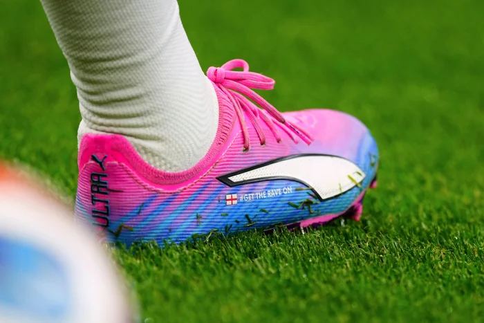 Bukan Kebetulan, Ini Alasan Sepatu Pink Menguasai Piala Dunia 2026
