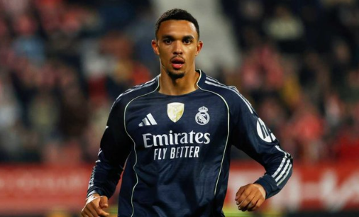 Trent Alexander-Arnold ke MU? Antonio Valencia Bilang Ini Transfer Impian!