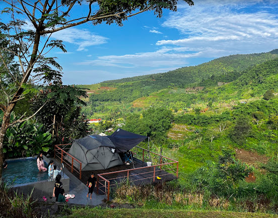 7 Tempat Glamping di Sukabumi dengan View Terindah, Cocok buat Healing dan Liburan Keluarga