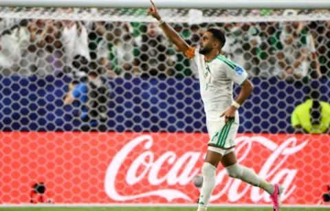 Riyad Mahrez Resmi Pensiun dari Timnas Aljazair, Piala Dunia 2026 Jadi Laga Perpisahan