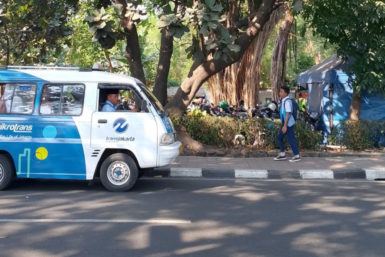 Mikrotrans Jaklingko Diusulkan Bayar Rp2.000, Penumpang: Setuju, Asal Sopir Jangan Ugal-ugalan!