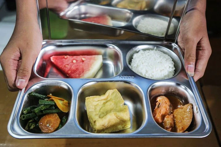 Program Makan Bergizi Gratis Kembali Disalurkan Mulai Hari Ini usai Libur Sekolah