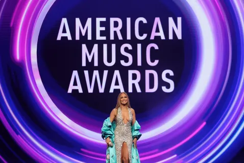 Daftar Lengkap Pemenang American Music Awards 2026, BTS hingga Sabrina Carpenter Bersinar