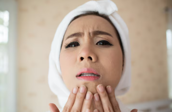 10 Kebiasaan yang Membuat Kulit Terlihat Kusam Tanpa Disadari