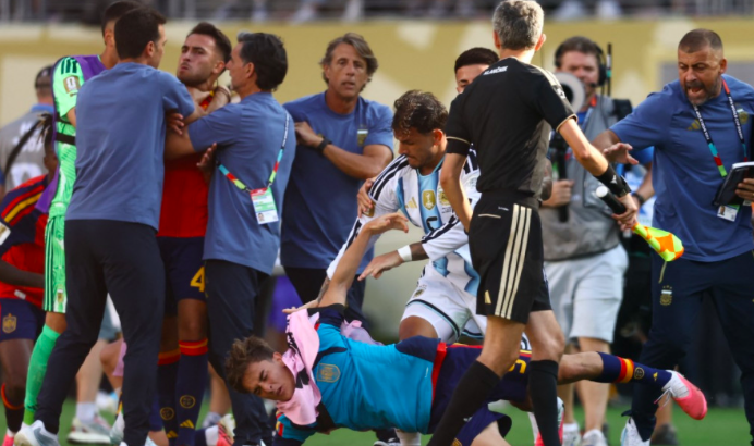 Ricuh! Pemain Spanyol dan Argentina Bentrok usai Final Piala Dunia 2026, Adu Mulut Berujung Saling Dorong