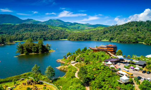 7 Wisata Alam di Jawa Barat dengan Udara Sejuk dan Pemandangan Indah