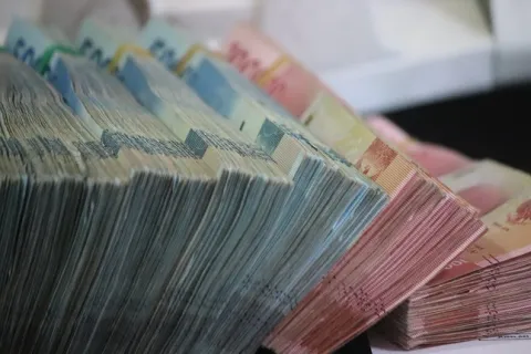 Cara Gen Z Mengatur Uang di Tengah Harga yang Terus Naik