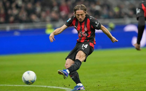 Resmi! Luka Modric Perpanjang Kontrak di AC Milan hingga 2027