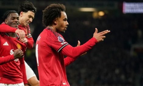 Joshua Zirkzee Pilih Bertahan di Manchester United Meski Persaingan Makin Ketat