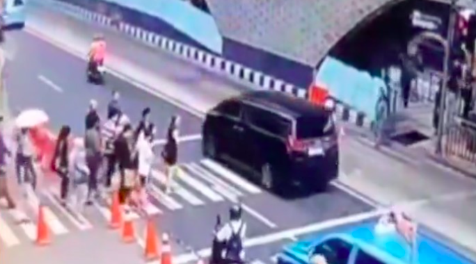 Viral Alphard Terobos Lampu Merah di HI, Sopir Ditegur Satpam hingga Polisi Usut Dugaan Pelat Tak Sesuai