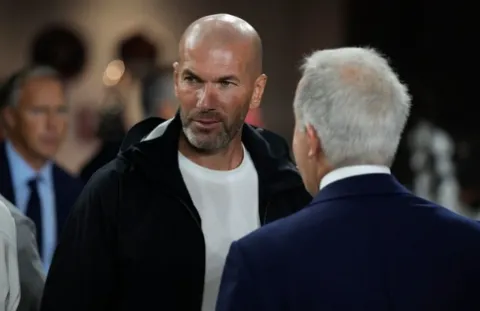 Zinedine Zidane Segera Resmi Jadi Pelatih Timnas Prancis, Akhiri Era Didier Deschamps
