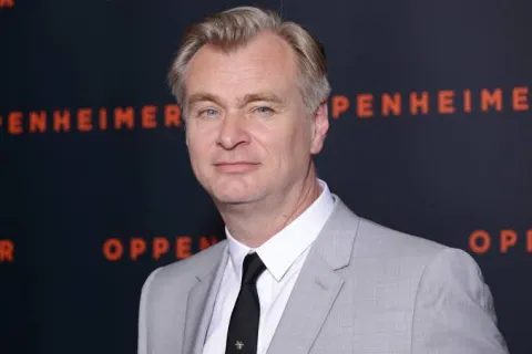 Christopher Nolan Akui Enggan Garap Film Komedi Romantis, Ini Alasannya