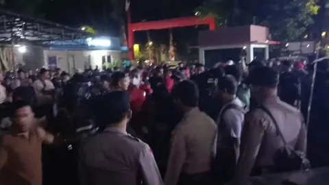Desak Polisi untuk Tangkap Pelaku Pembunuhan di Matraman, Kelompok Timur Datangi Polsek Menteng