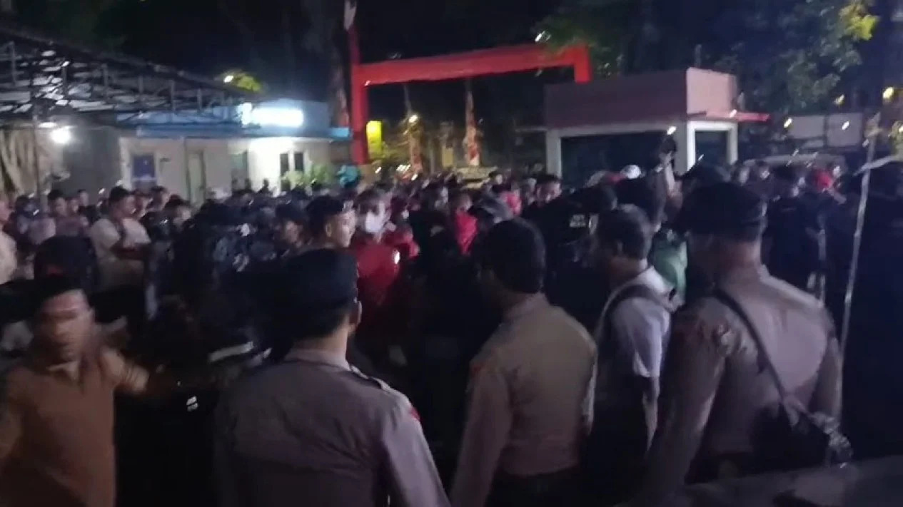 Desak Polisi untuk Tangkap Pelaku Pembunuhan di Matraman, Kelompok Timur Datangi Polsek Menteng