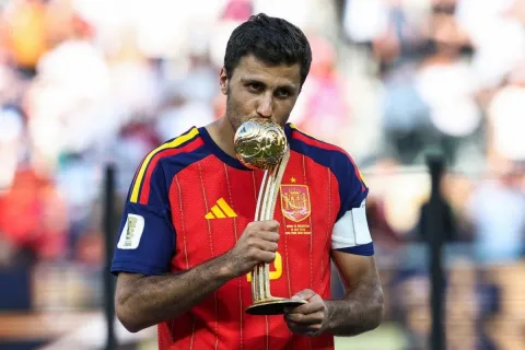 Barcelona Mulai Dekati Rodri, Real Madrid Siap Panaskan Persaingan Transfer