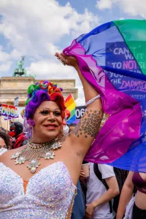 Tersangka Serangan Berlin Pride Tewas Ditembak Polisi Usai Menyerang Petugas