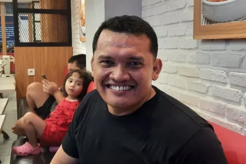 Profil Ipda Ambarita, Polisi Viral yang Humanis Saat Amankan Bentrokan Matraman