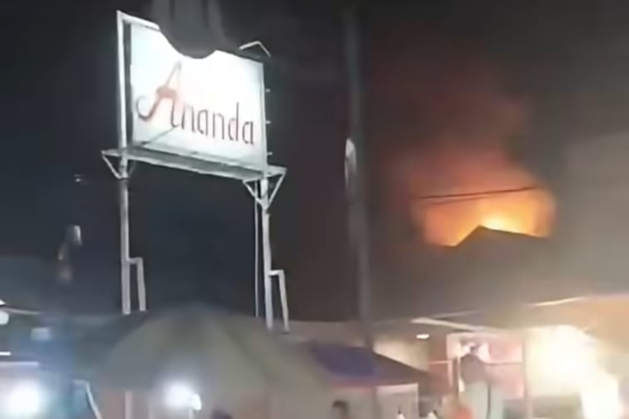 Sempat Dikira Rumah Warga, Gudang Obat di Kebayoran Lama Ludes Terbakar Diduga Akibat Gangguan Listrik