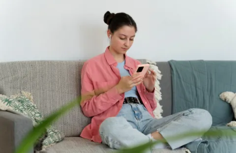 Tips Menjaga Kesehatan Mata bagi Pengguna Gadget Sehari-hari