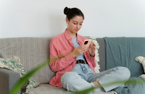 Tips Menjaga Kesehatan Mata bagi Pengguna Gadget Sehari-hari