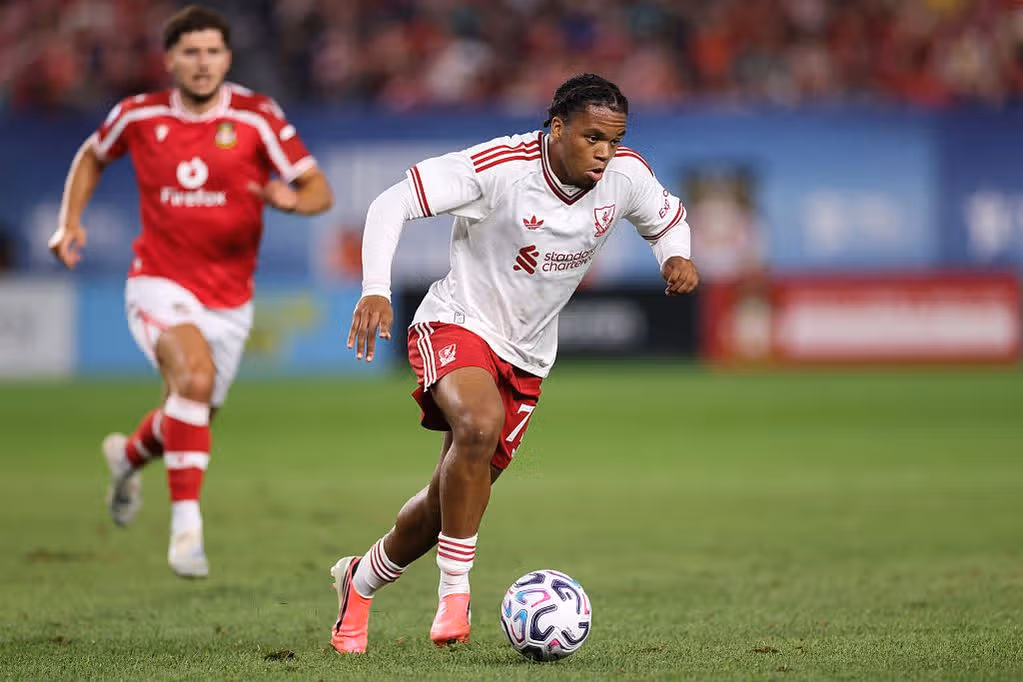 Liverpool Raih Kemenangan Tipis atas Wrexham Berkat Gol Rio Ngumoha