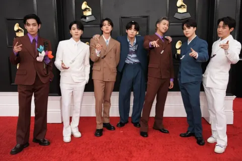 Tolak Kategori Musik Asia, BTS Resmi Boikot dan Absen dari Grammy Awards 2027!
