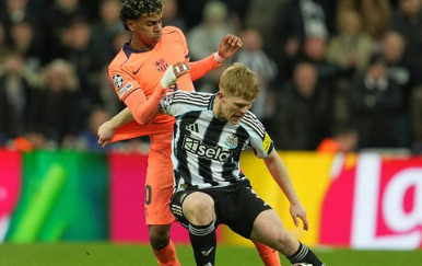 Manchester United Incar Lewis Hall, Siap Salip Barcelona di Bursa Transfer