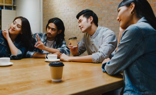 Tips Menghemat Uang saat Nongkrong agar Tetap Seru tanpa Boros