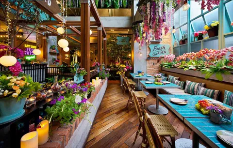 5 Tempat Nongkrong Cozy di PIK yang Cocok untuk Santai dan Work From Cafe