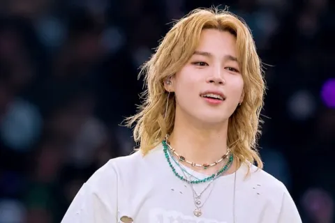 Kemeja Jimin BTS Terjual Rp1,7 Miliar di Lelang Piala Dunia 2026, Intip Rincian Harga Anggota Lainnya!