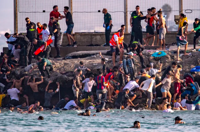 Ribuan Migran Berebut Masuk Wilayah Spanyol, Insiden Maut Terjadi di Perbatasan Ceuta