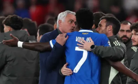 Kontrak Vinicius Junior, Jose Mourinho Turun Tangan agar Bertahan di Real Madrid