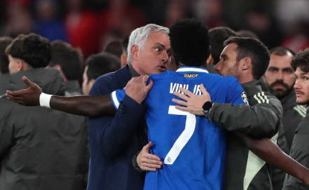Kontrak Vinicius Junior, Jose Mourinho Turun Tangan agar Bertahan di Real Madrid