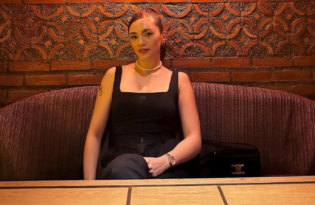 Violenzia Jeanette Jelaskan Alasan Crop Foto Fuji saat Selfie Bareng Rebecca Klopper