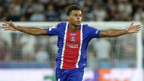 Desire Doue Bawa PSG Juara Piala Super UEFA, Bidik Semua Trofi Musim Ini