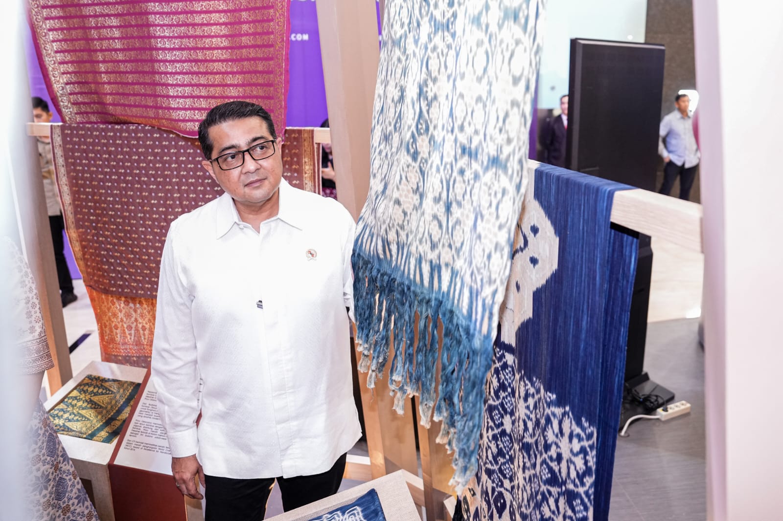 Lewat Weaving Archipelago, Pemerintah Ingin Tenun Jadi Kekuatan Ekonomi Kreatif