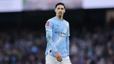 Segera Tinggalkan Man City, Gelandang Berdarah Maluku Ini Gabung Al-Qadsiah dengan Harga Rp1 Triliun