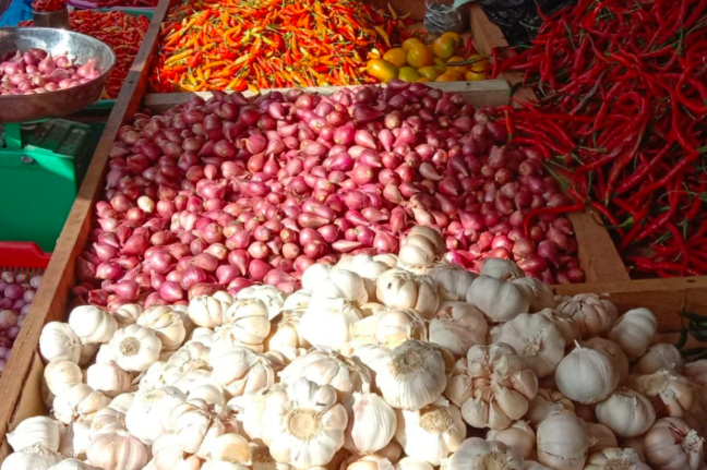 Pengupas Bawang Beringharjo Bantah Upah Rp700 Ribu per Kg, Faktanya Cuma Ribuan Rupiah