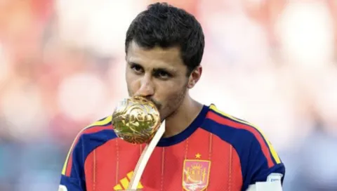 Rodri Jadi Kunci Transfer Enzo Fernandez ke Manchester City, Chelsea Pasang Harga Rp2,5 Triliun