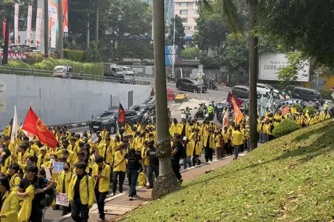 Demo BEM UI Ricuh, Polisi Tangkap 21 Orang dan Periksa 2 Petugas Ambulans