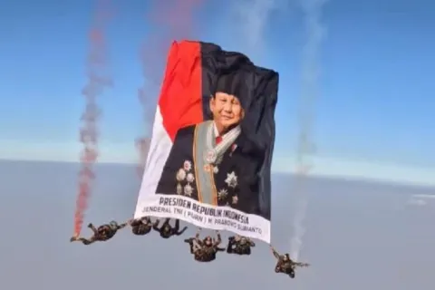 Heboh Bendera Prabowo Diterbangkan di HUT ke-81 RI, Mensesneg: Bentuk Kebanggaan