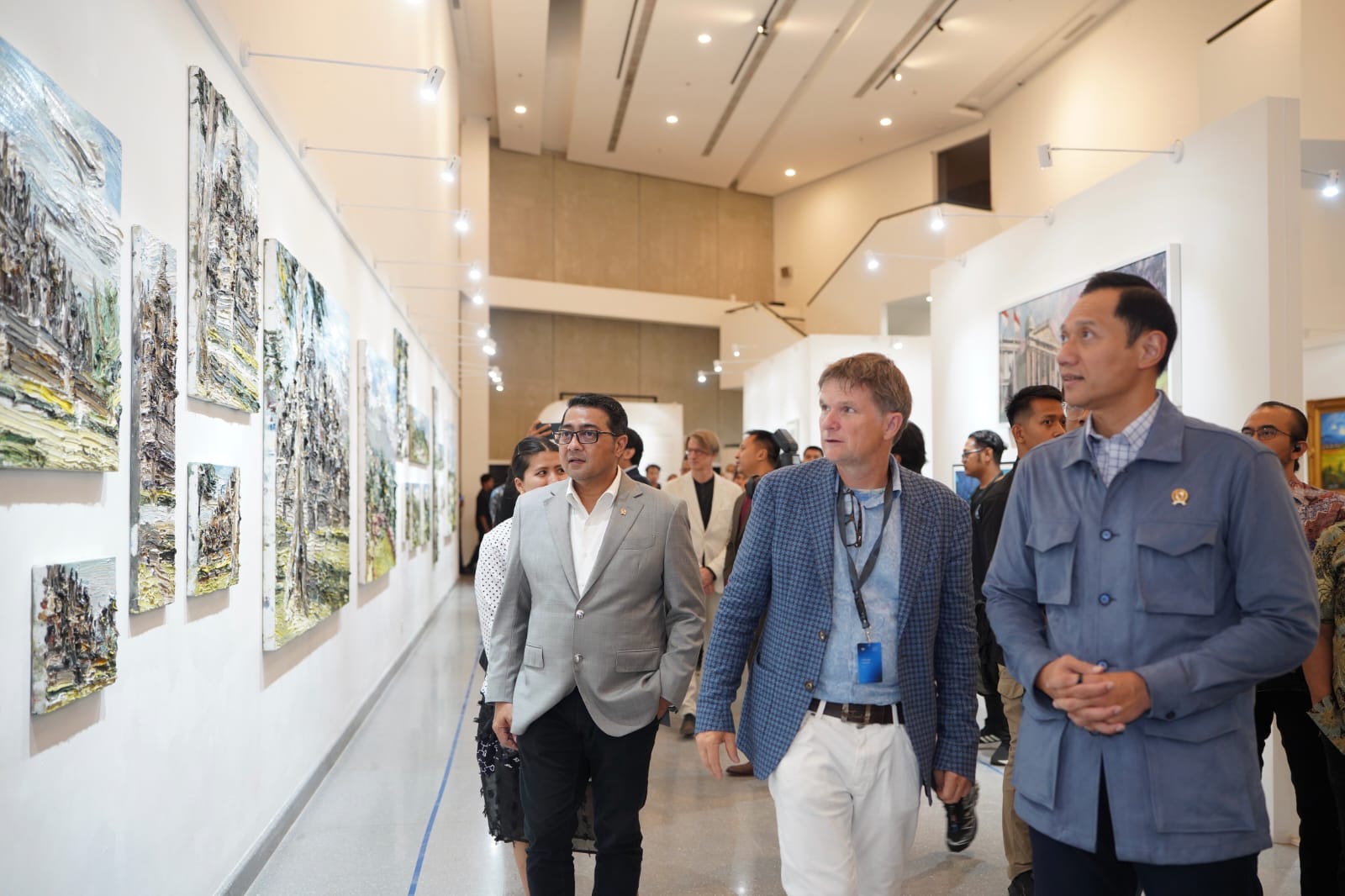 Kemenekraf Perkuat Diplomasi Budaya Melalui Pameran Lukisan SBY Art Community 2026