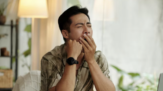 Kenapa Kita Sering Menguap Saat Melihat Orang Lain Menguap?