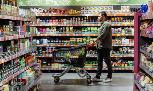 Kenapa Supermarket Sering Menaruh Barang Kebutuhan Pokok di Bagian Belakang?